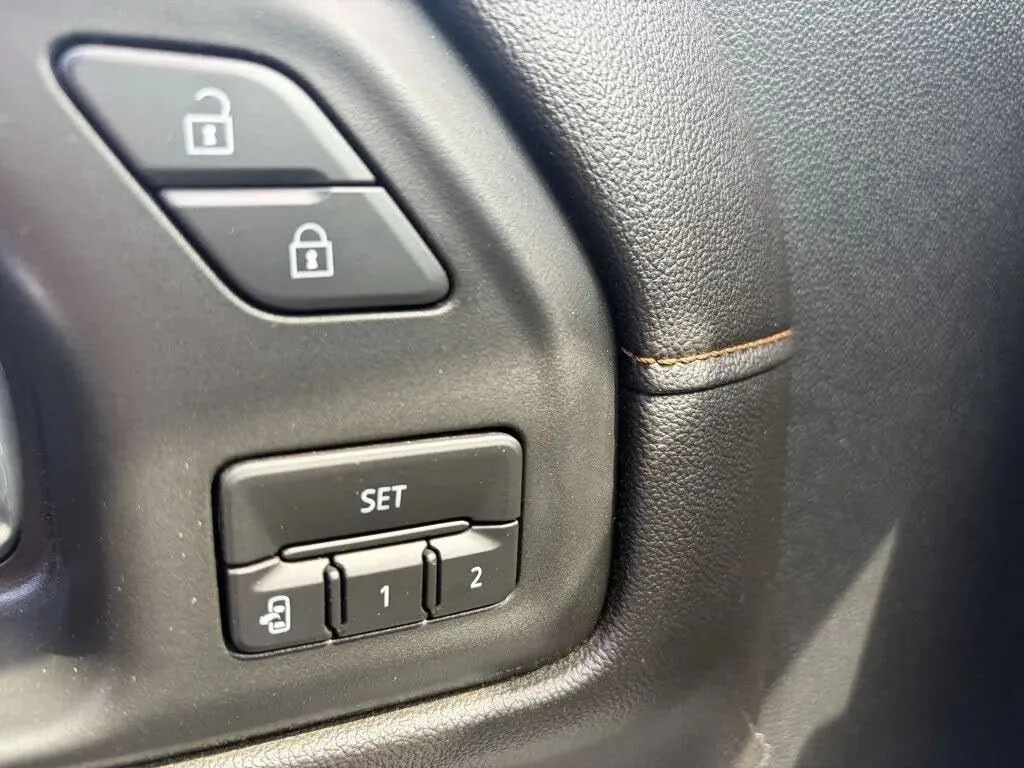 GMC Sierra photo 32