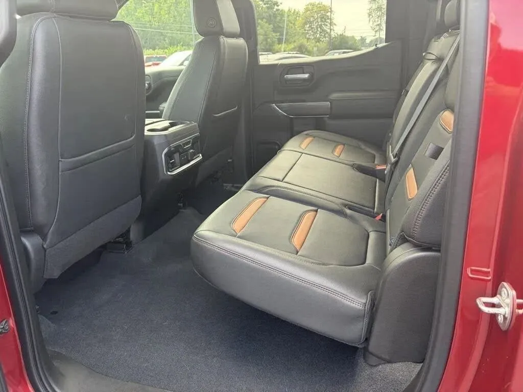 GMC Sierra photo 18