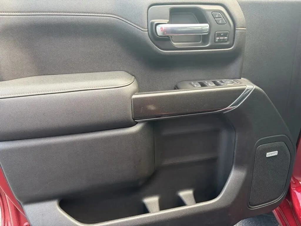 GMC Sierra photo 16