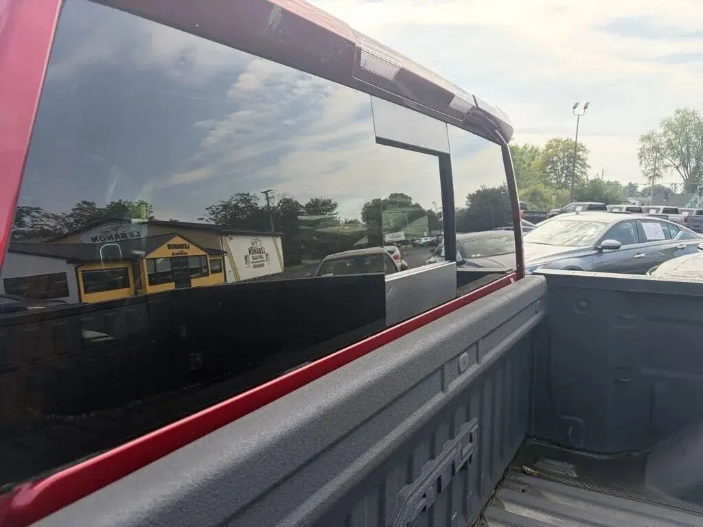 GMC Sierra photo 12