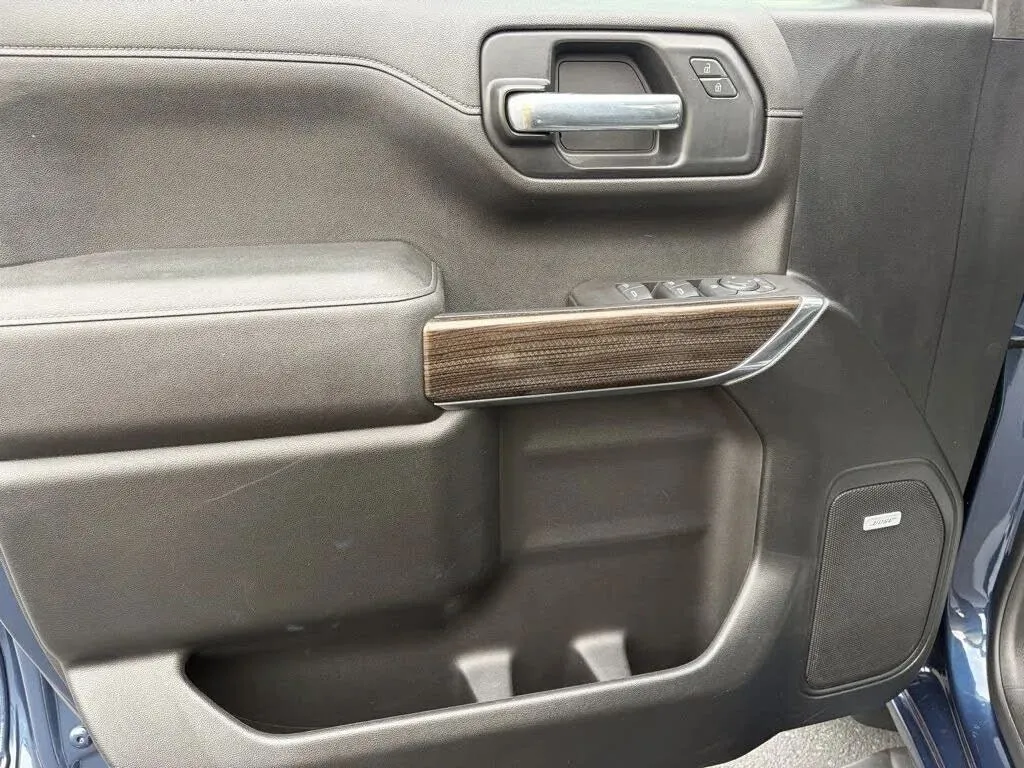 Chevrolet Silverado photo 21