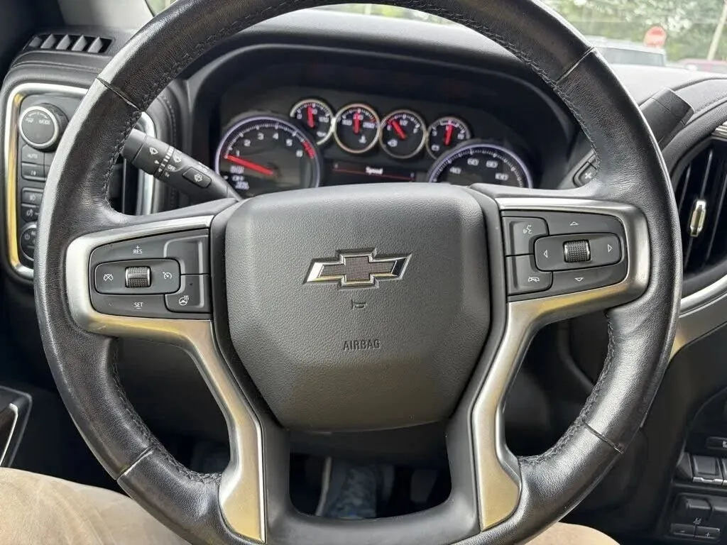 Chevrolet Silverado photo 31