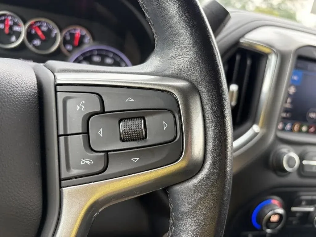 Chevrolet Silverado photo 33