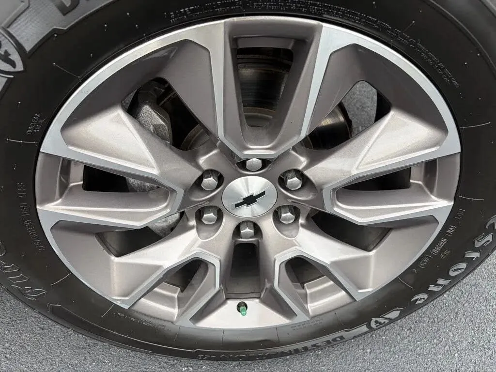 Chevrolet Silverado photo 15