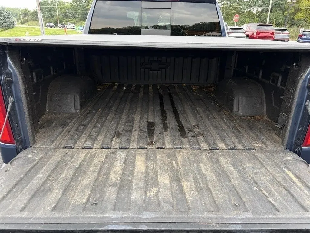 Chevrolet Silverado photo 25