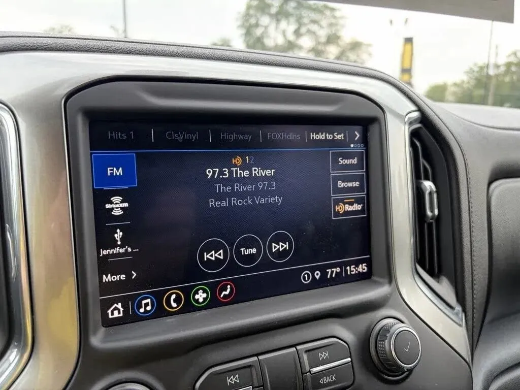 Chevrolet Silverado photo 37