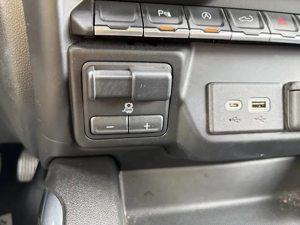 Chevrolet Silverado photo 40