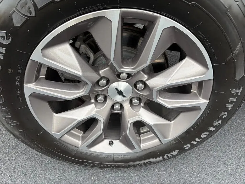 Chevrolet Silverado photo 14