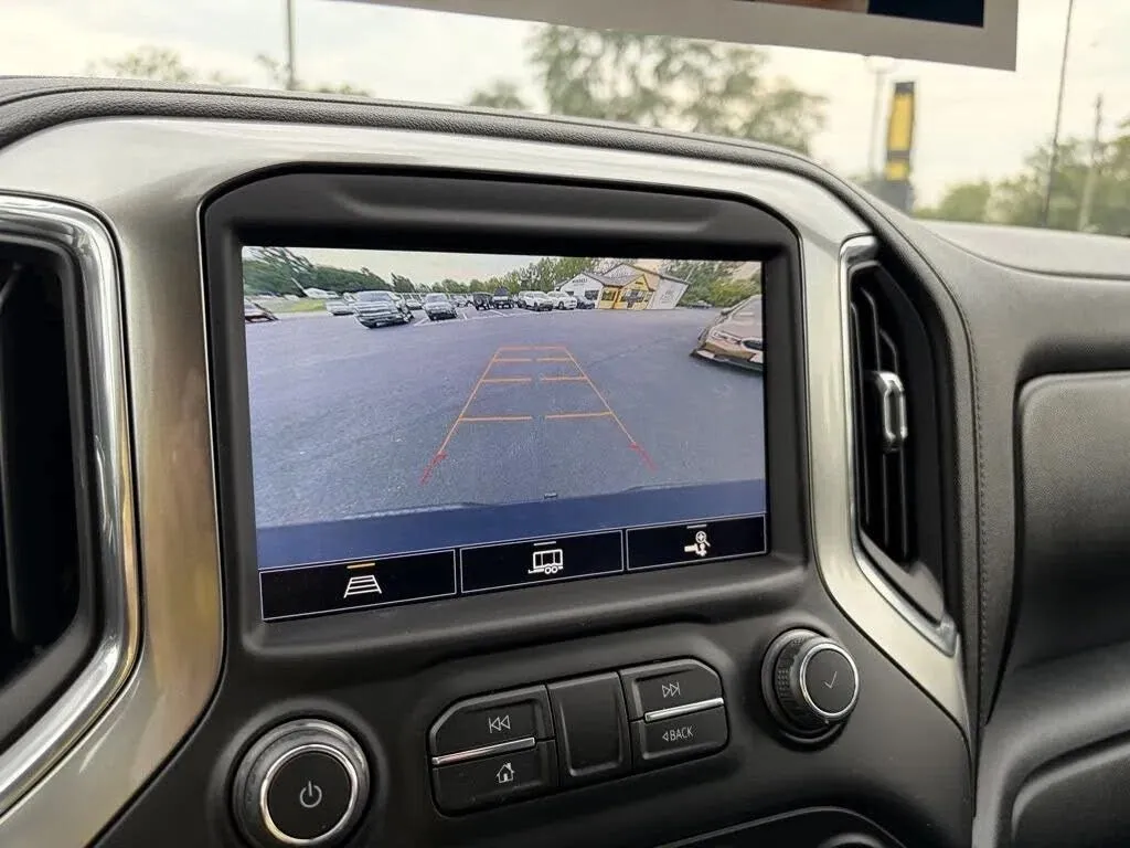 Chevrolet Silverado photo 38