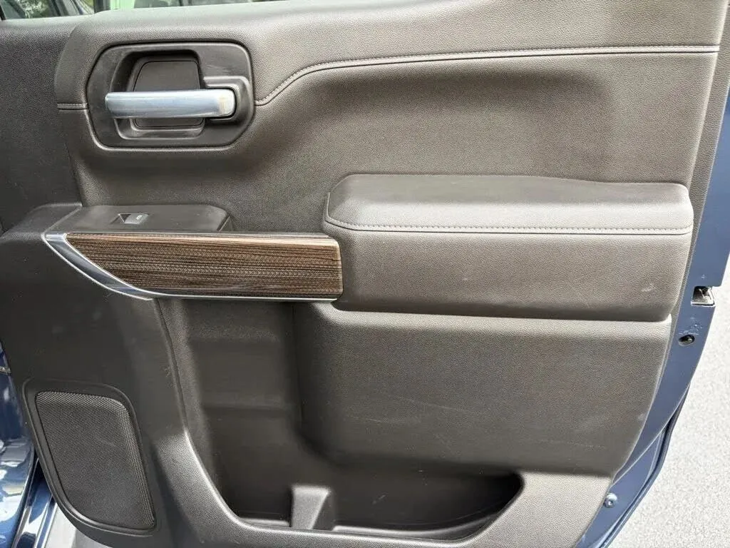 Chevrolet Silverado photo 27