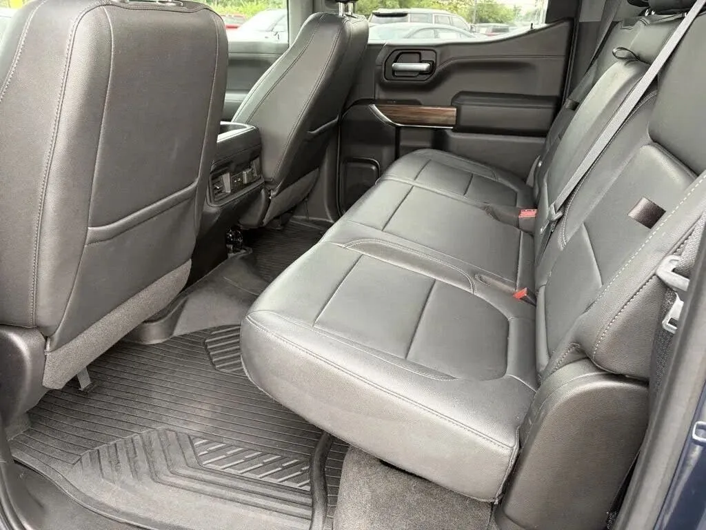 Chevrolet Silverado photo 23