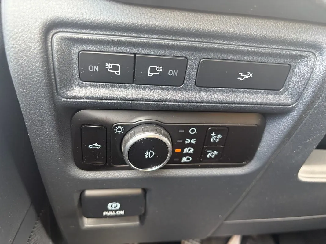 Ford F-150 photo 32