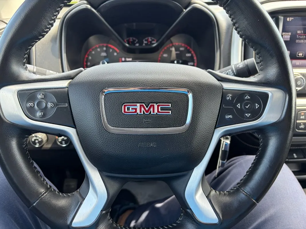 GMC Canyon photo 16