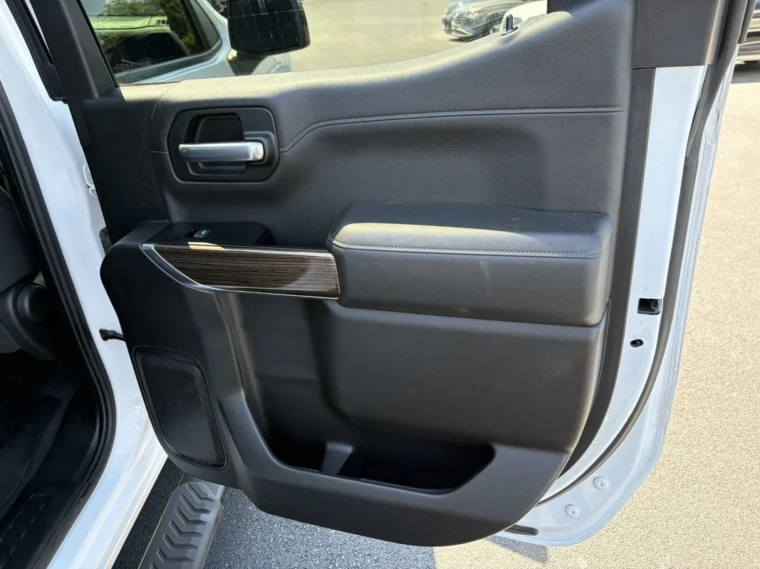 Chevrolet Silverado photo 30