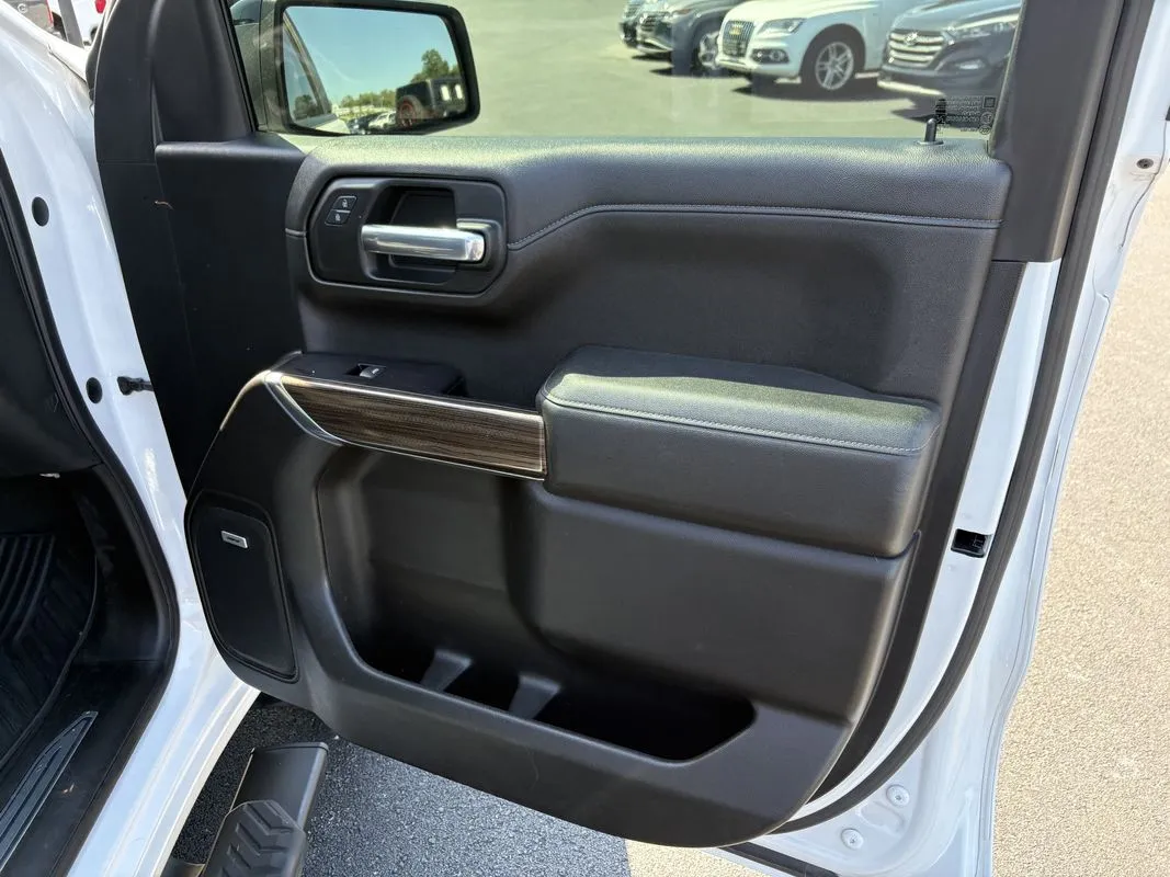 Chevrolet Silverado photo 33