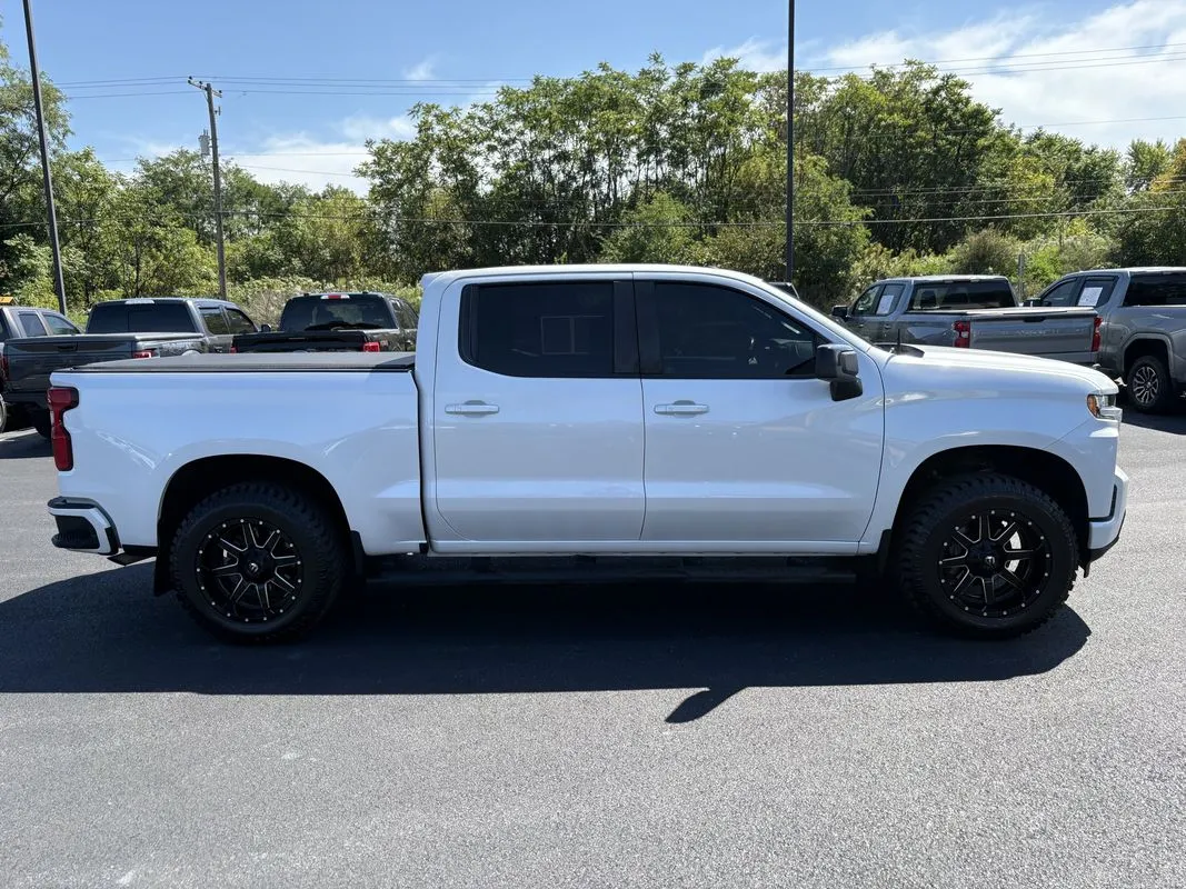 Chevrolet Silverado photo 9