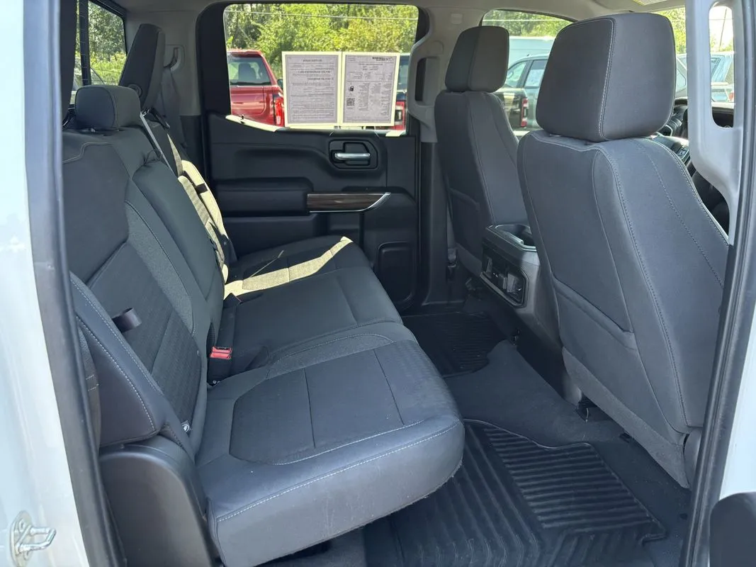 Chevrolet Silverado photo 31