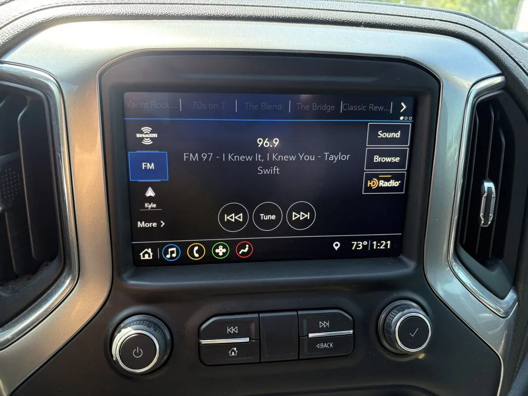 Chevrolet Silverado photo 13