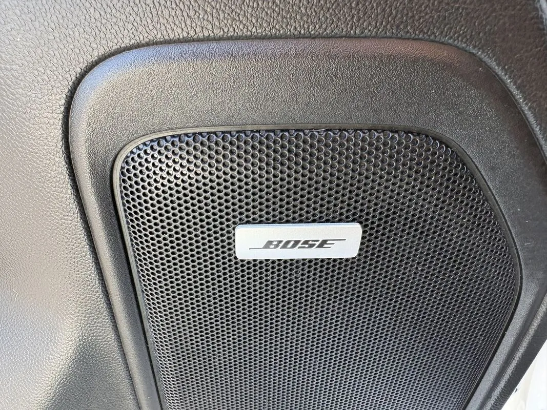 Chevrolet Silverado photo 23