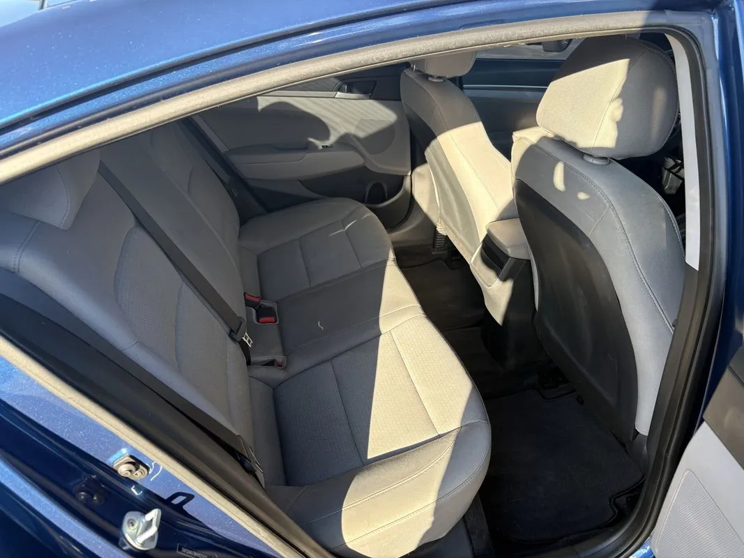 Hyundai Elantra photo 27