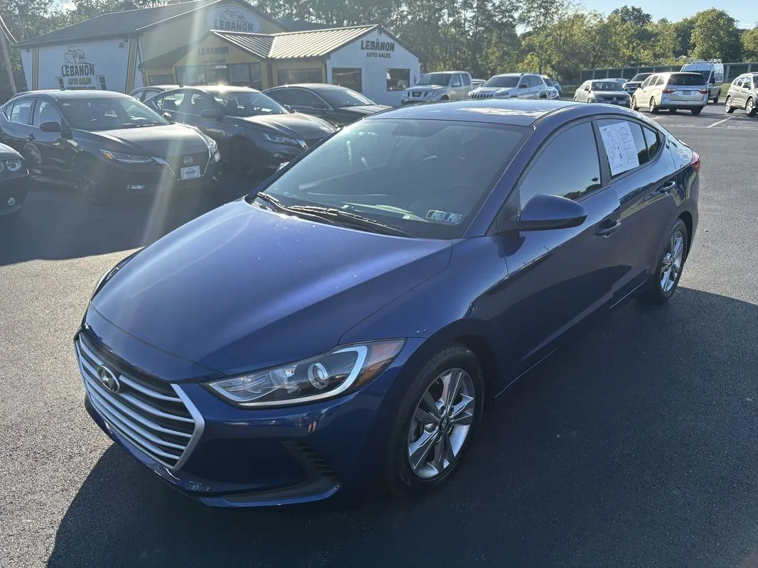 Hyundai Elantra photo 3