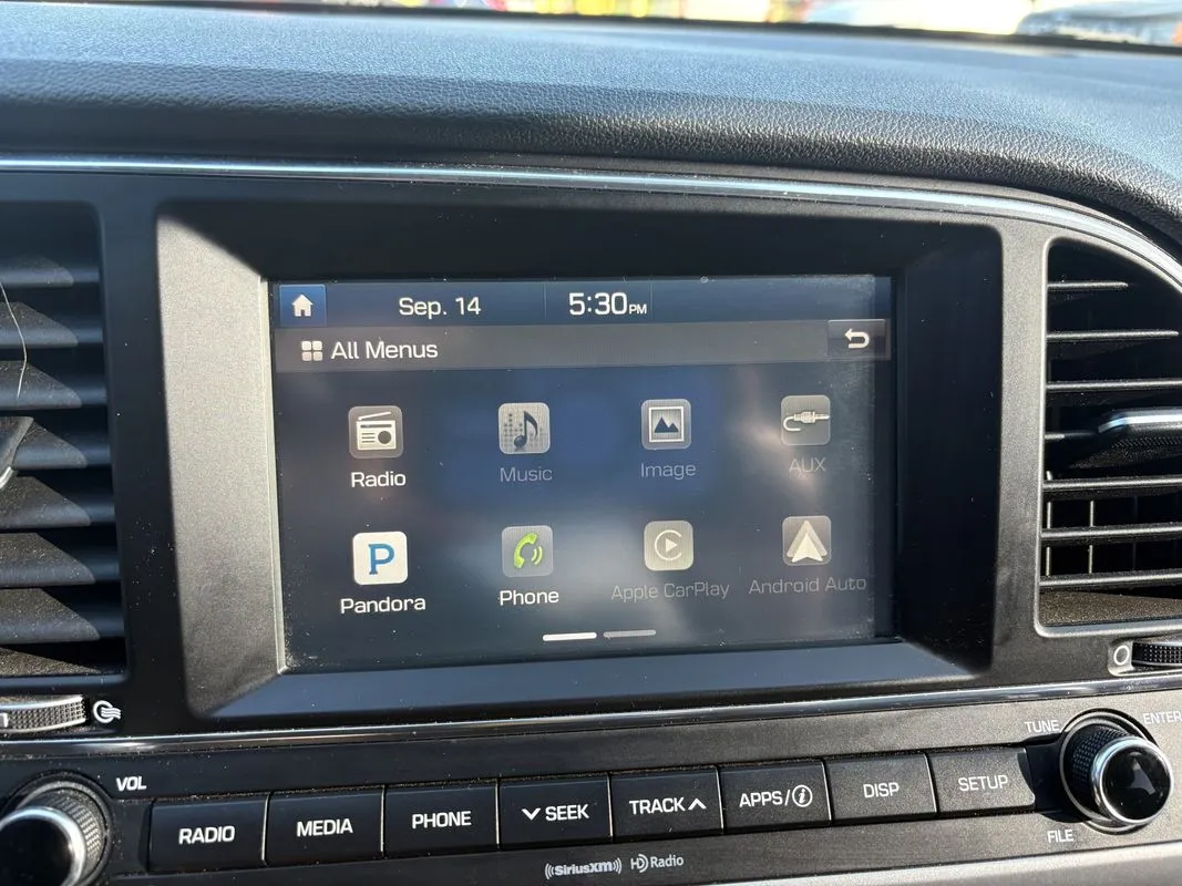 Hyundai Elantra photo 14