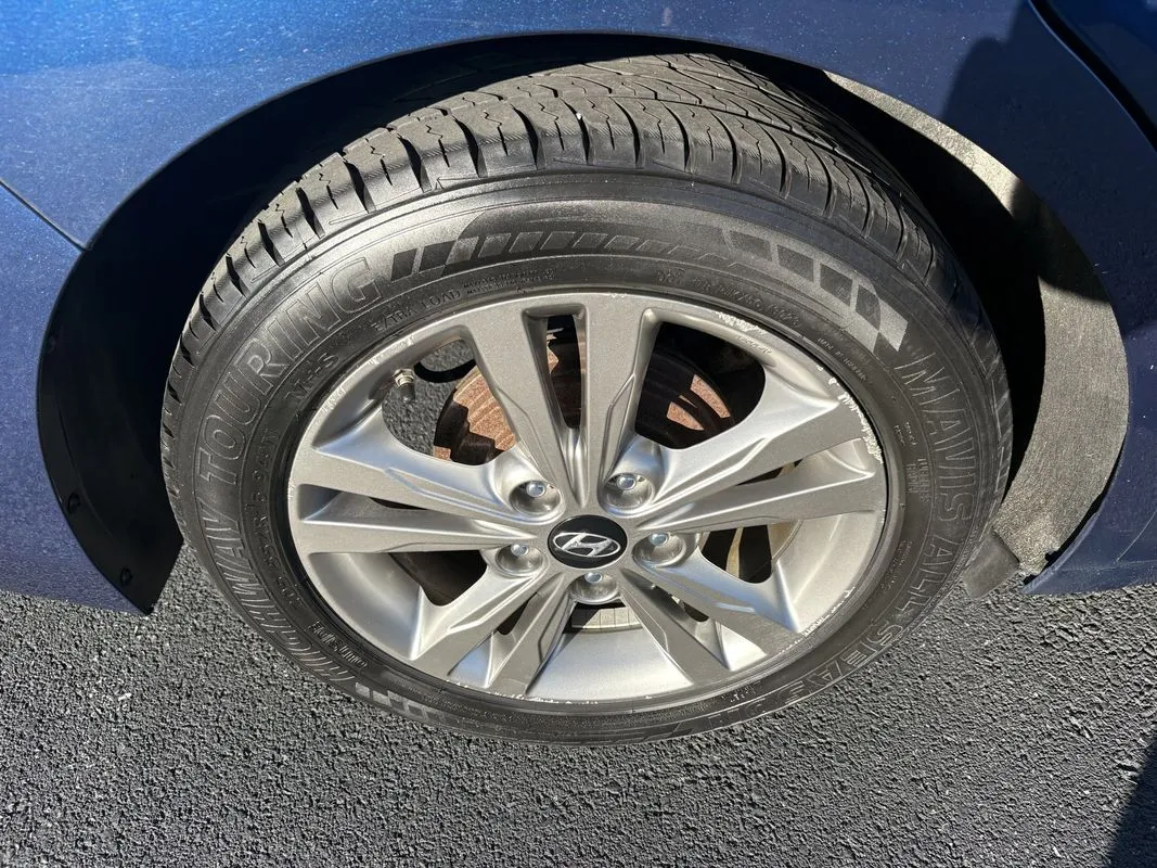 Hyundai Elantra photo 32