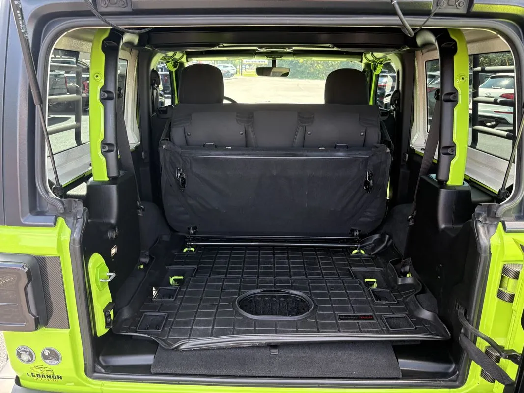 Jeep Wrangler photo 8