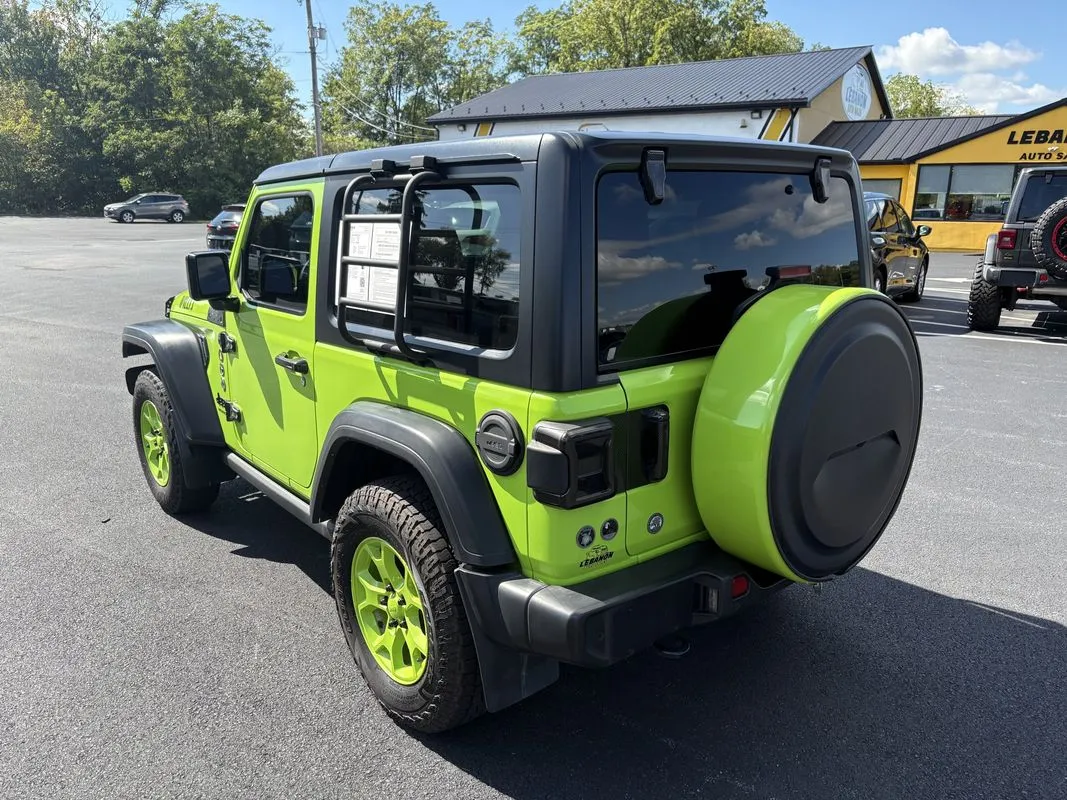 Jeep Wrangler photo 5
