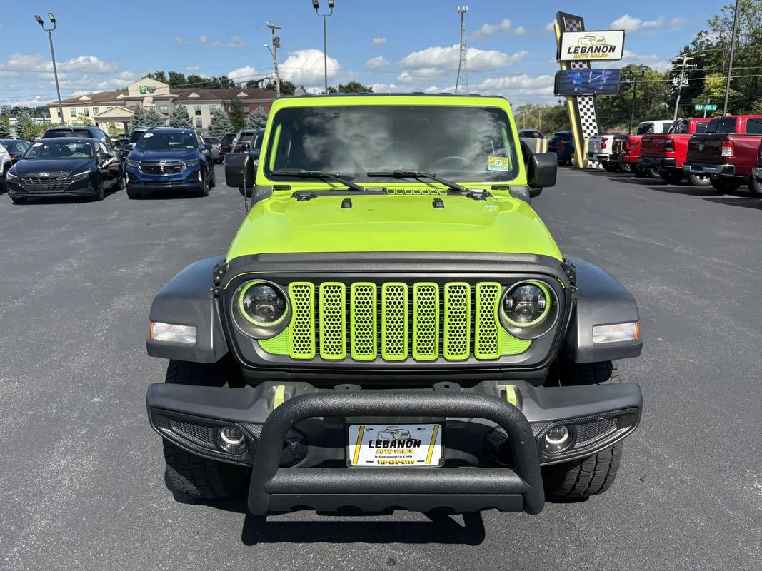 Jeep Wrangler photo 2