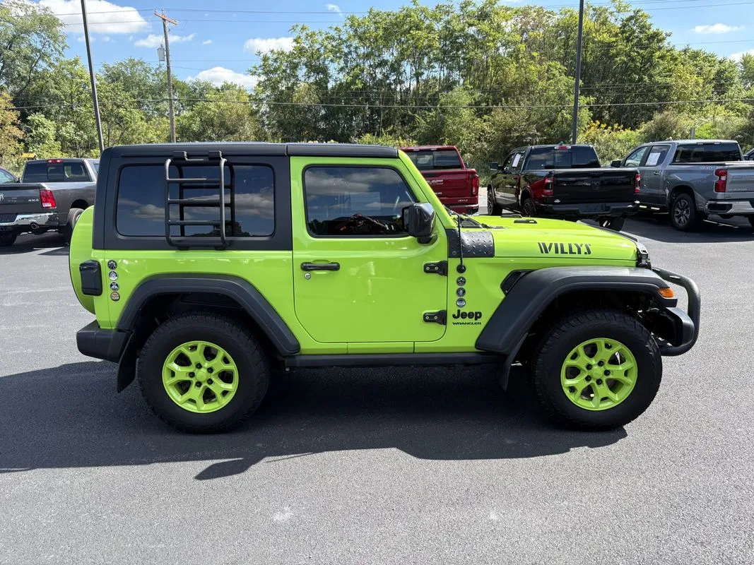 Jeep Wrangler photo 10