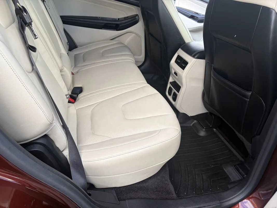 Ford Edge photo 23