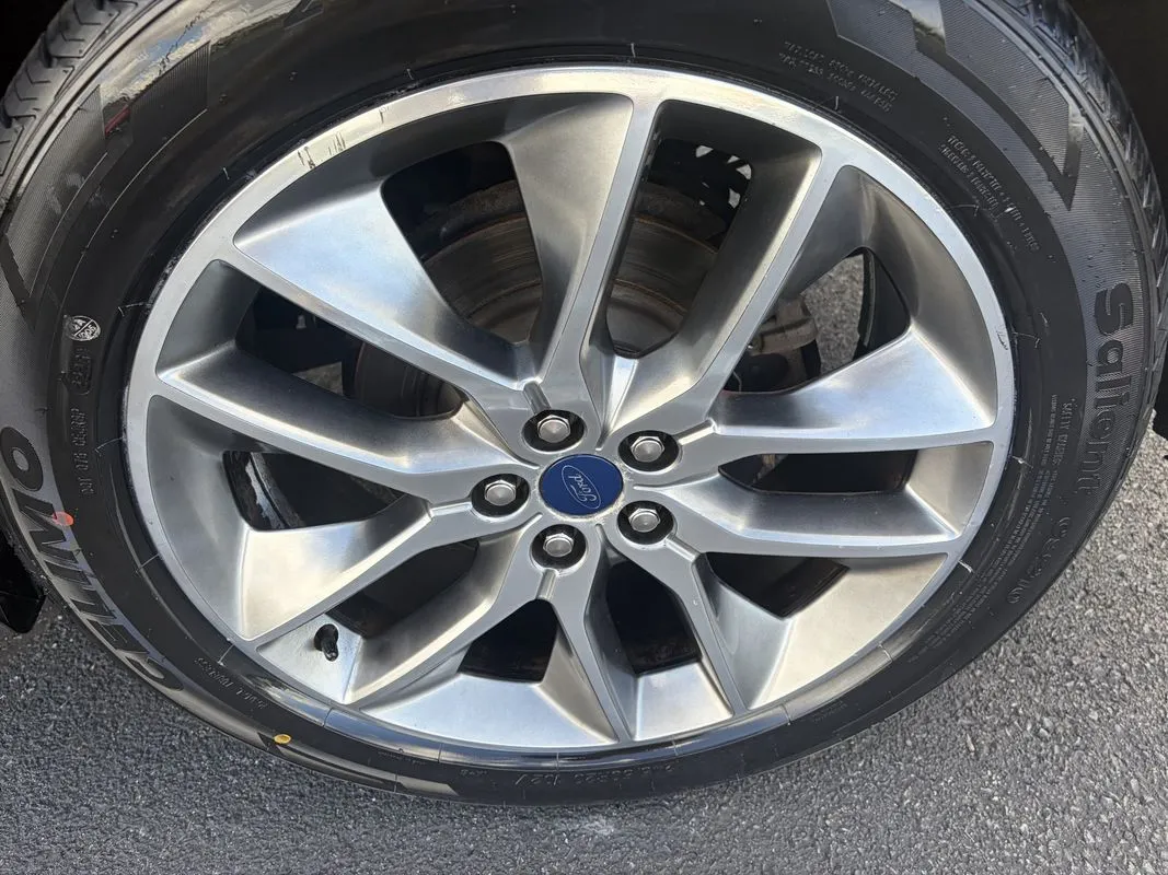 Ford Edge photo 14