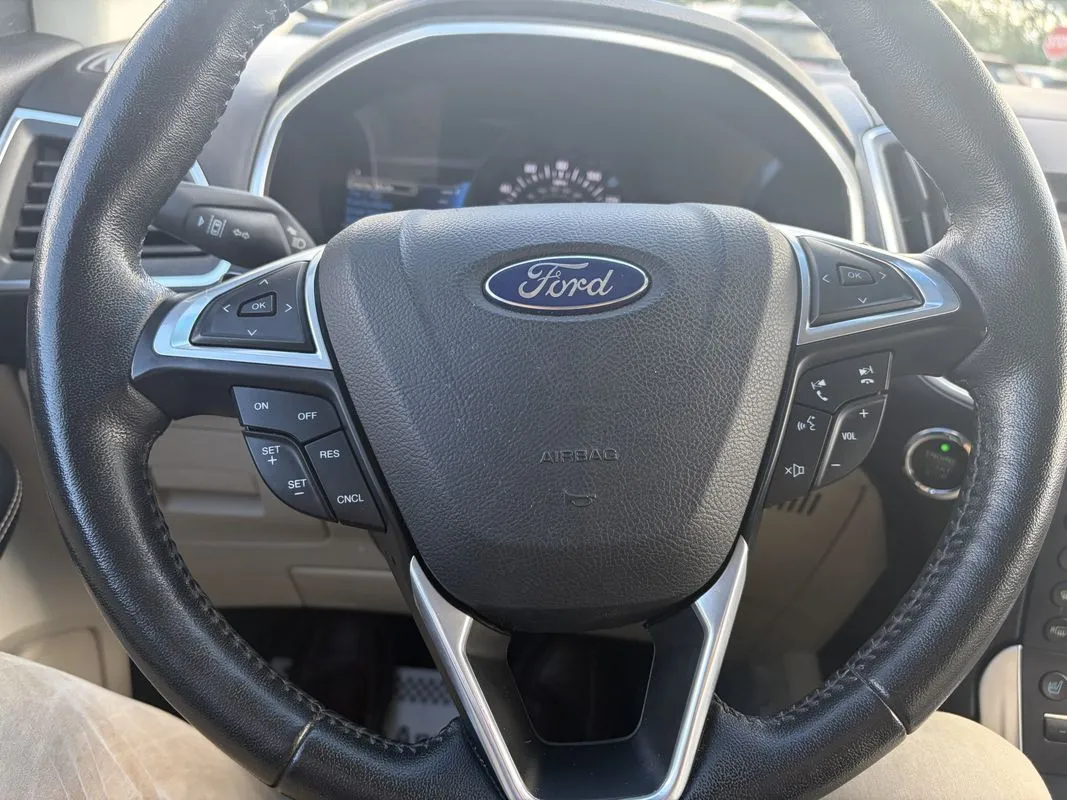 Ford Edge photo 28