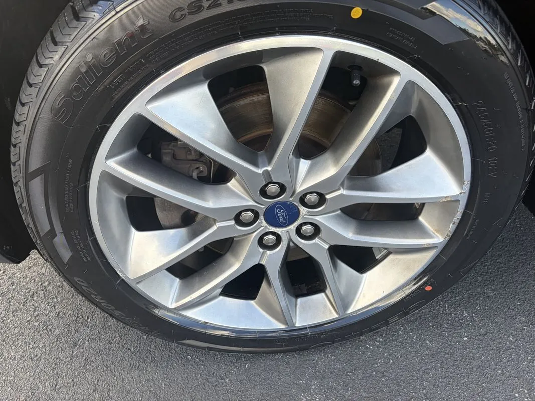 Ford Edge photo 13