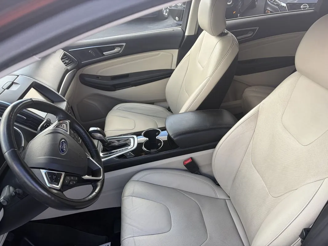 Ford Edge photo 17