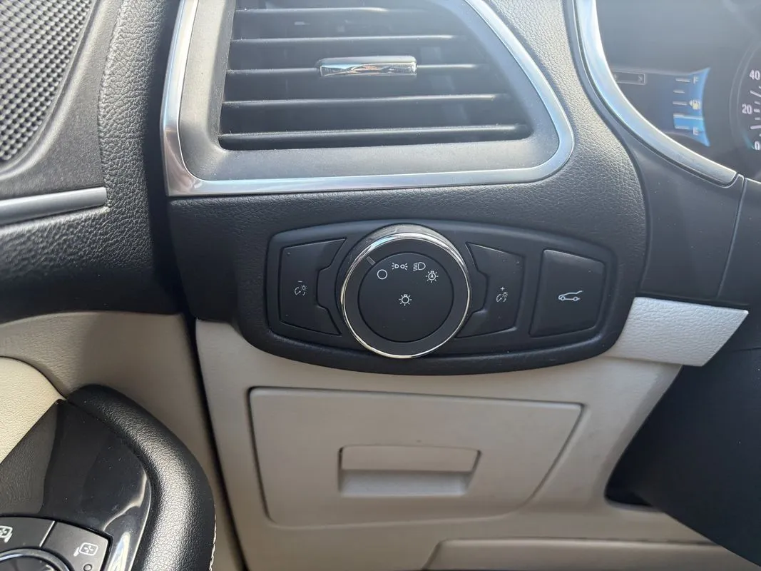 Ford Edge photo 33