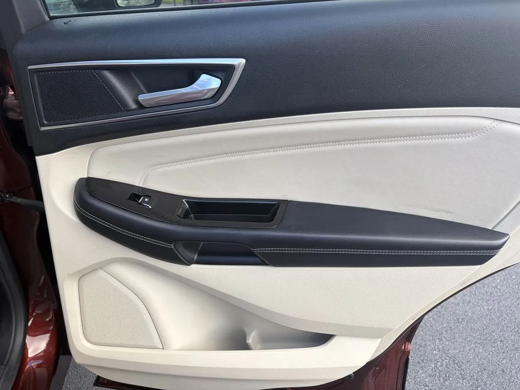 Ford Edge photo 24