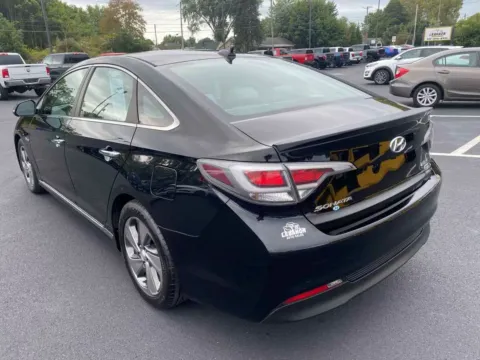 More photos of 2016 Hyundai SONATA Hybrid Blue Limited at Lebanon Auto Sales, PA