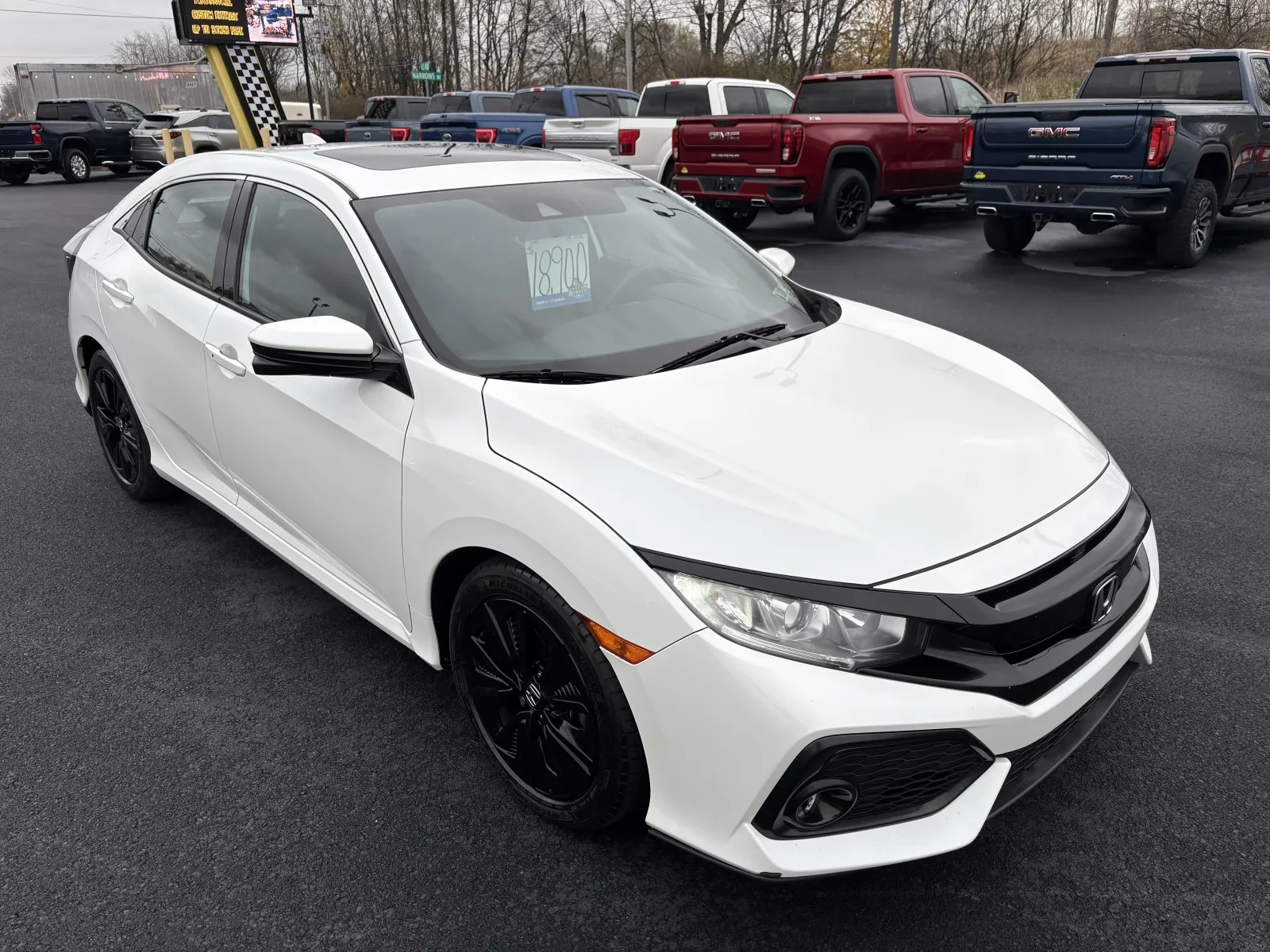 2019 Honda Civic Hatchback EX's photo