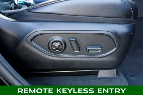 More photos of 2023 Jeep Grand Cherokee Limited at Zeigler Chrysler Dodge Jeep Ram of Plainwell, MI