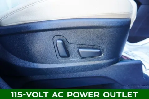 More photos of 2021 Hyundai Palisade SEL at Zeigler Chrysler Dodge Jeep Ram of Plainwell, MI