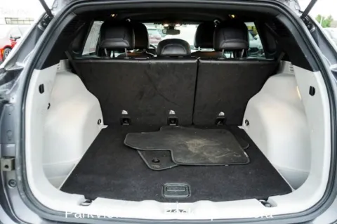 More photos of 2023 Jeep Compass Limited at Zeigler Chrysler Dodge Jeep Ram of Plainwell, MI