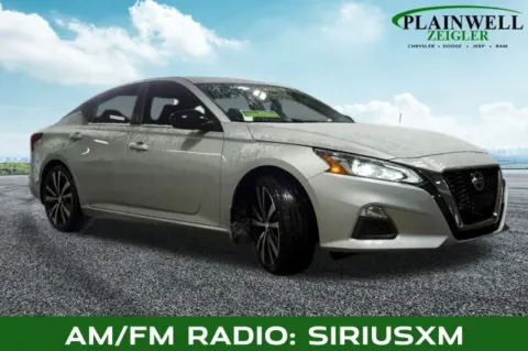 More photos of 2020 Nissan Altima 2.5 SR at Zeigler Chrysler Dodge Jeep Ram of Plainwell, MI