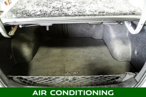 More photos of 2020 Nissan Altima 2.5 SR at Zeigler Chrysler Dodge Jeep Ram of Plainwell, MI