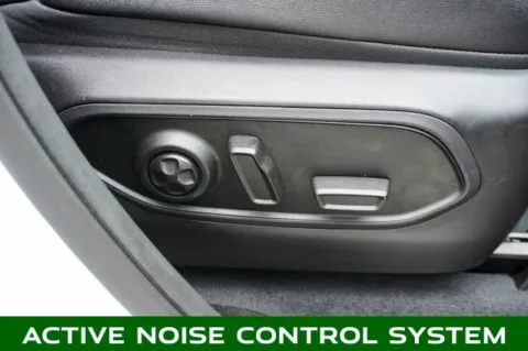 More photos of 2023 Jeep Grand Cherokee Limited at Zeigler Chrysler Dodge Jeep Ram of Plainwell, MI