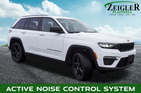 More photos of 2023 Jeep Grand Cherokee Limited at Zeigler Chrysler Dodge Jeep Ram of Plainwell, MI