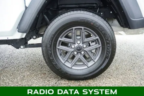 More photos of 2025 Jeep Gladiator Sport S at Zeigler Chrysler Dodge Jeep Ram of Plainwell, MI