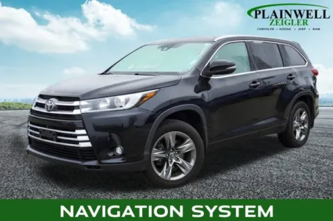 Black 2019 Toyota Highlander Limited Platinum for sale in Plainwell, MI