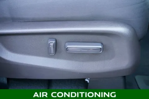 More photos of 2022 Honda Odyssey LX at Zeigler Chrysler Dodge Jeep Ram of Plainwell, MI